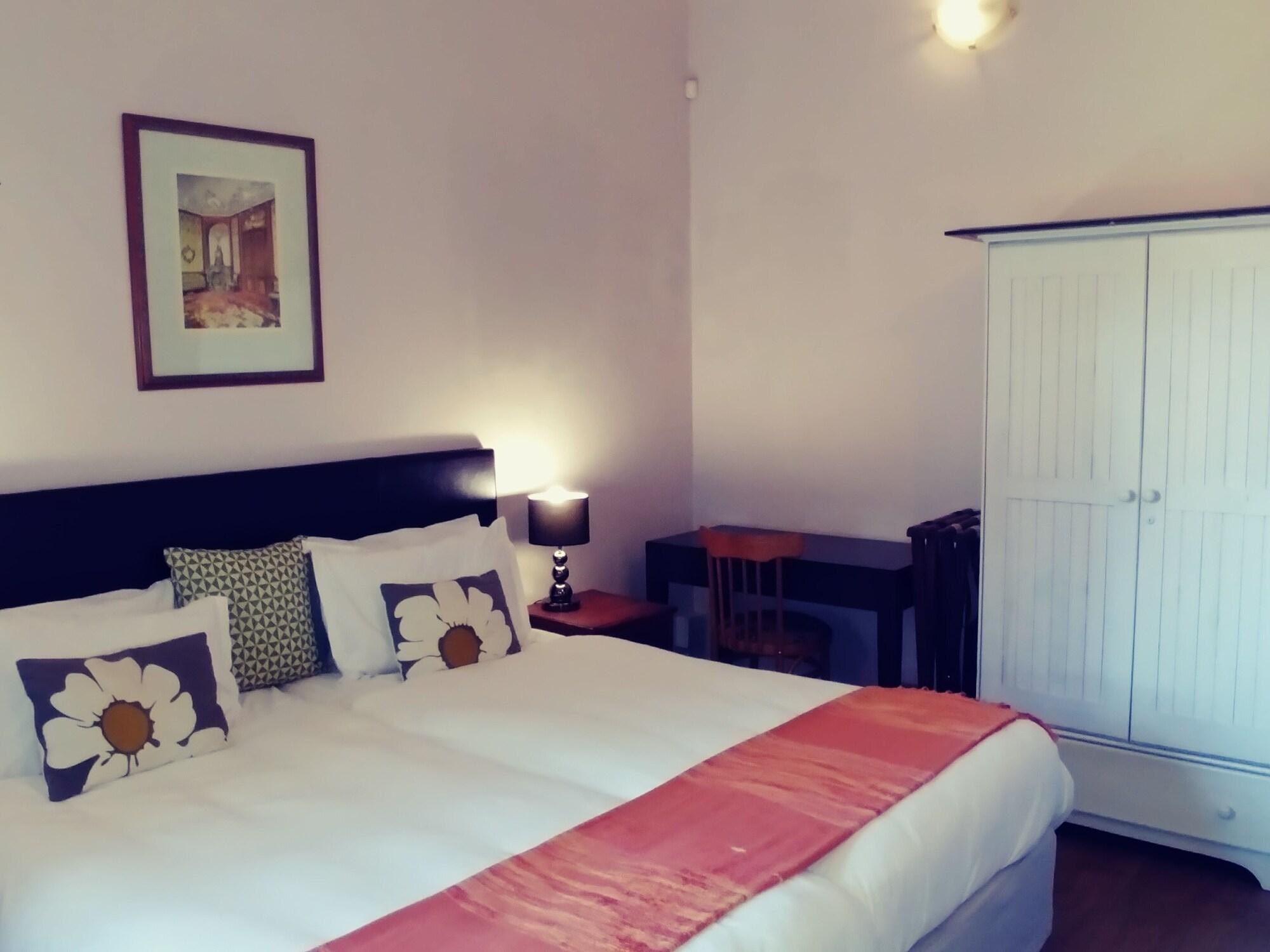 Winelands Villa Guesthouse And Cottages Съмърсет Уест Екстериор снимка