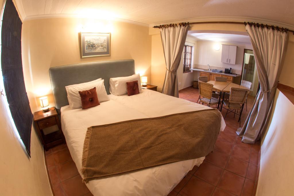 Winelands Villa Guesthouse And Cottages Съмърсет Уест Екстериор снимка