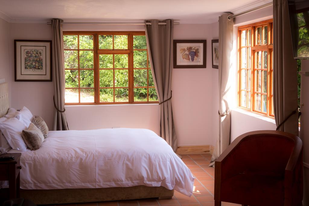 Winelands Villa Guesthouse And Cottages Съмърсет Уест Екстериор снимка